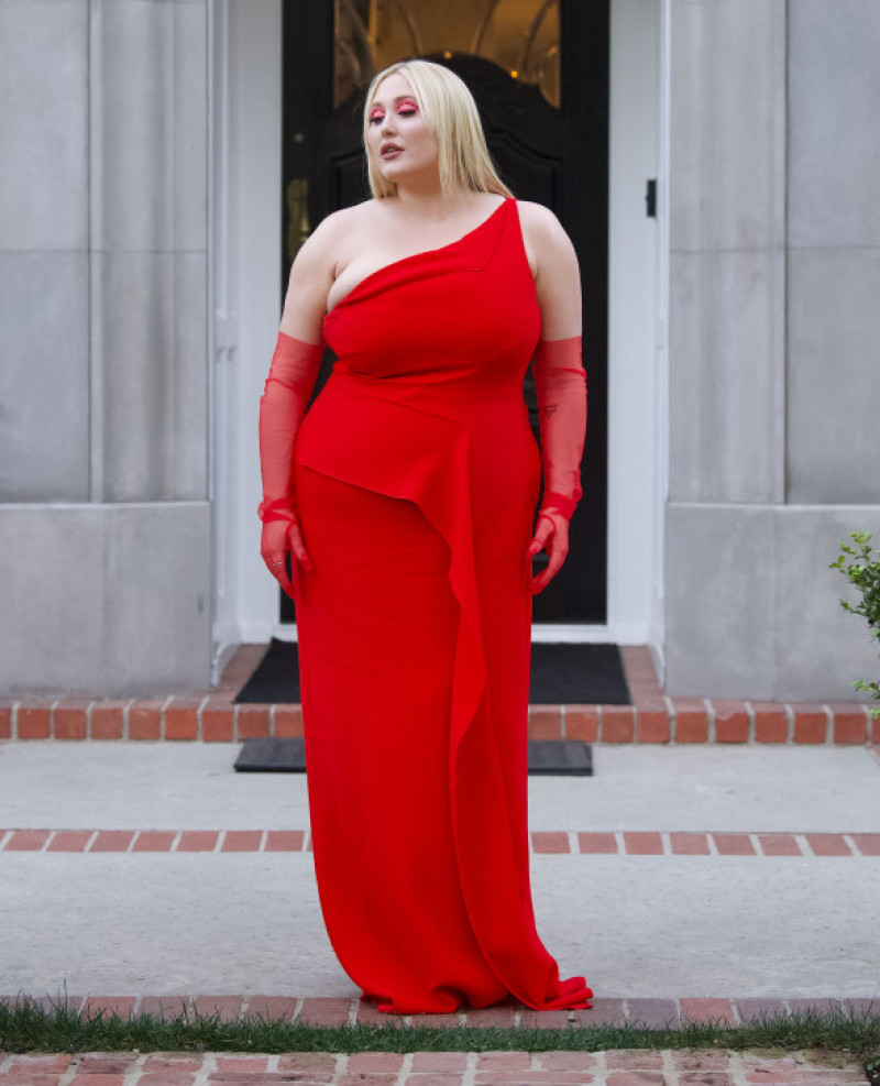 Exclusive - Hayley Hasselhoff Radiates in Red as she Hosts Galentine's Dinner in Beverly Hills for Some of her Besties, Los Angeles, California, USA - 14 Feb 2022