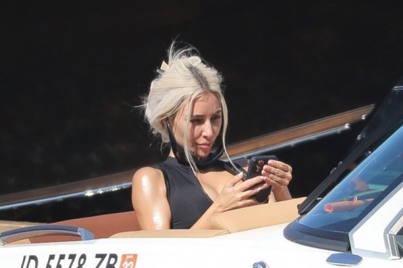 *PREMIUM-EXCLUSIVE* Kim Kardashian is seen for the first time since her breakup with Pete Davidson on a boat in Coeur d’Alene, Idaho **WEB EMBARGO UNTIL AUGUST 15, 2022 11:15 PM ET**