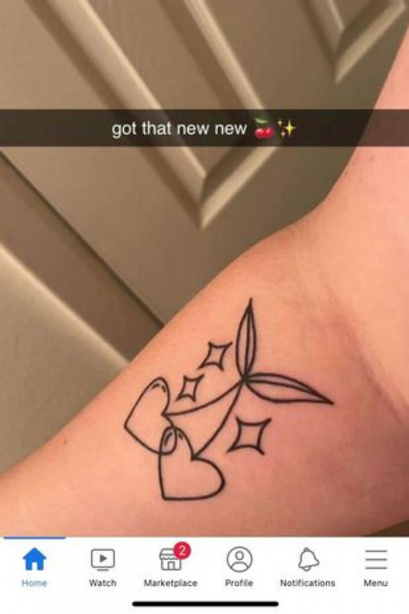 Tatuajul făcut de sora miresei/ Foto: Reddit