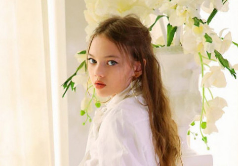 Când era mică, Noelle Vlasov a fost numită cea mai frumoasă fată din România. Cum arată la 18 ani tânăra care studiază în Londra