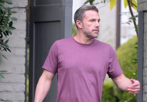 Ben Affleck, „fericit” de mutarea în noua sa casă. „E unde și-a dorit să fie, aproape de copiii lui, într-un cartier pe care-l iubește”