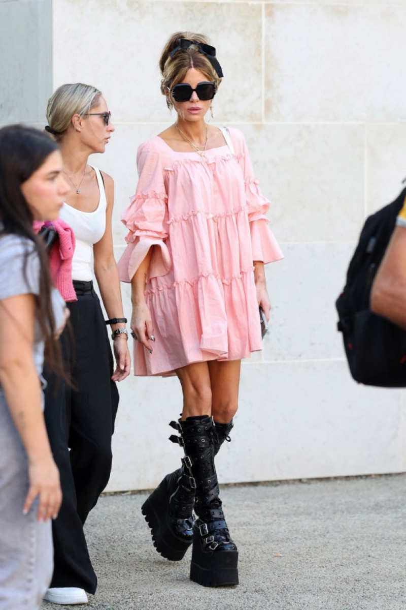 Kate Beckinsale is seen leaving Venice's Marco Polo airport after attending the 81st Venice International Film Festival