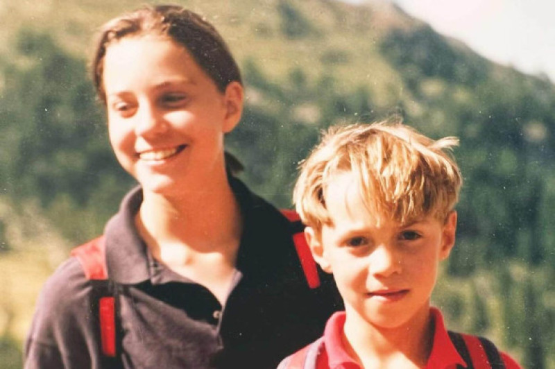Kate Middleton și fratele ei mai mic, James
