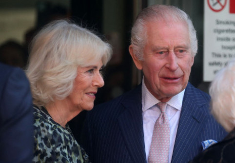Primele imagini cu regele Charles după ce și-a reluat îndatoririle publice. A vizitat cu soția sa un centru pentru tratarea cancerului