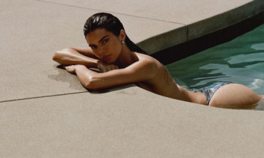 Kendall Jenner, seducătoare într-un costum de baie îndrăzneț. Imaginile de la piscină au făcut furori pe rețelele de socializare