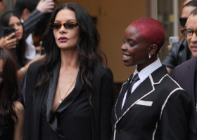 Îndrăzneață și admirată. Catherine Zeta Jones, spectaculoasă la 55 de ani, într-o ținută care a atras multe priviri