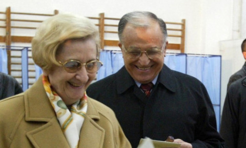 Ion Iliescu și Nina erau împreună de la 18 ani. Nu au avut copii, deși ar fi vrut. Ce meserie a avut fosta prima doamnă