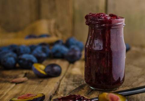 3 rețete de gem de prune, numai bune de încercat în această perioadă: magiun, gem fără zahăr și un deliciu inedit cu nuci