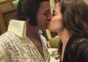 O tânără a renunțat la viața din Elveția și s-a căsătorit cu un artist care-l imită pe Elvis Presley: „S-a întâmplat foarte repede”