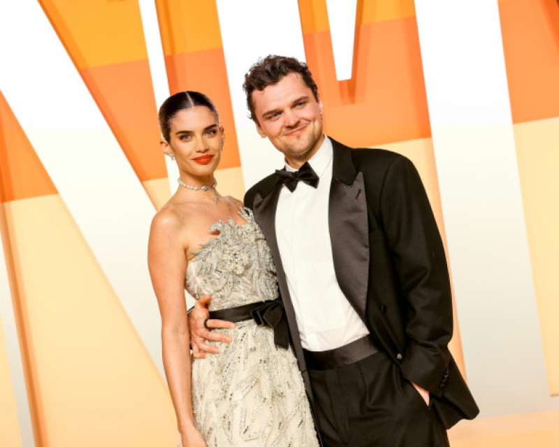 Sara Sampaio, Ray Nicholson