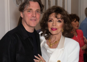 Joan Collins, soacră mare la 92 de ani. Etalon de eleganță, a strălucit într-o rochie bleu și și-a condus fiul la altar, în Austria