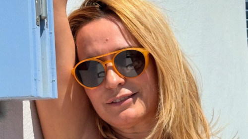 Andreea Esca, departe de imaginea sobră de la știri. Ziua în costum de baie, noaptea, distracție la cluburile din Mykonos
