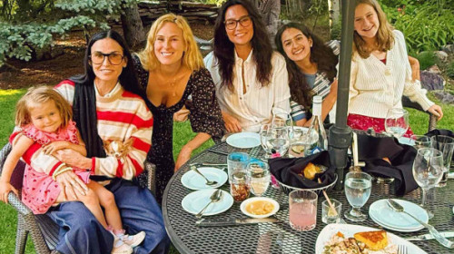 Demi Moore, mândră de actuala soție a lui Bruce Willis, pentru cum îl îngrijește pe starul bolnav de demență: "E extrem de dedicată"