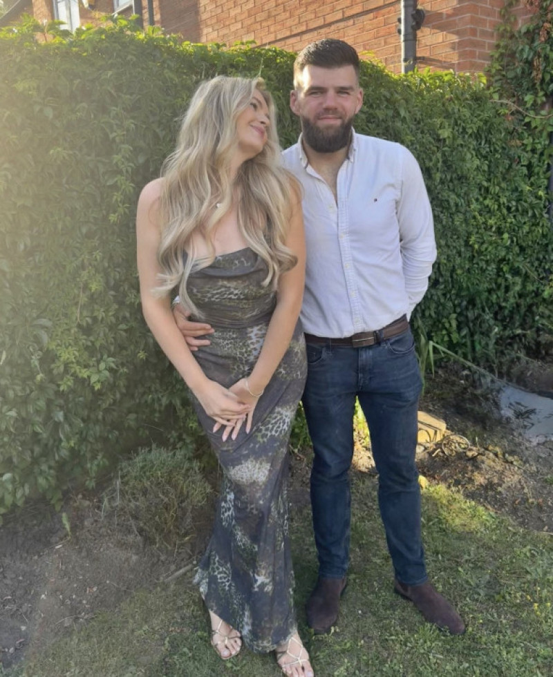 Ellie și Rhys Jefferies