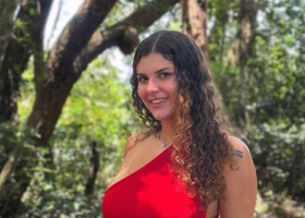 “Am fost la 50 de interviuri și tot nu m-au angajat. Sunt prea atrăgătoare”. Vrea să fie bonă, dar felul în care arată i-a pus piedici