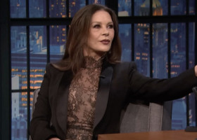 Catherine Zeta-Jones, aspru criticată după gluma făcută la tv despre un fan de 12 ani: "E atât de dezgustător pe cât sună?"