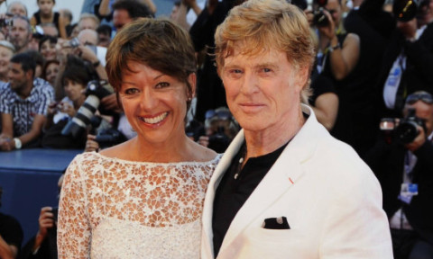 Cine e soția lui Robert Redford, cea care i-a stat alături până la final. În culisele mariajului cu femeia care i-a oferit o viață nouă