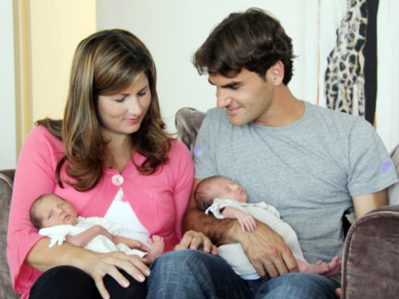Roger Federer with his wife and new twin girls - 07 Aug 2009