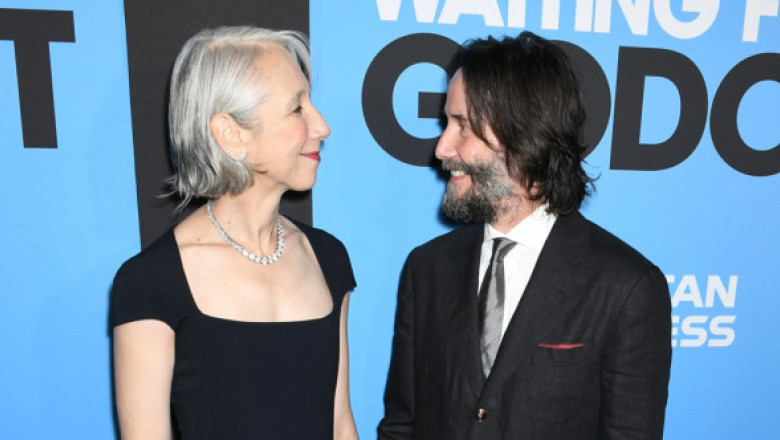 Îndrăgostiții Keanu Reeves și Alexandra Grant, de mână la premiera piesei „Waiting for Godot”, după ce au negat că s-au căsătorit
