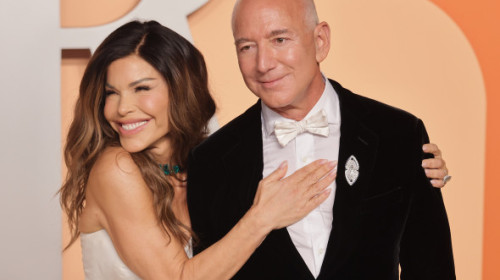 Jeff Bezos și Lauren Sanchez, o poveste de dragoste care îmbină două familii și șapte copii. Vacanțe, modelling și discreție