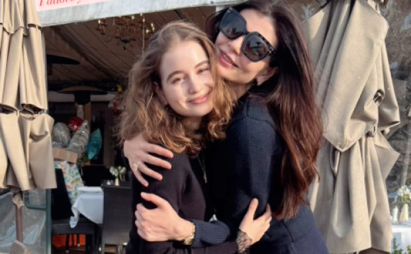 irina columbeanu si monica gabor imbratisate
