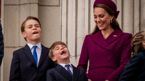 Lucrul pe care prințul Louis îl ascunde „peste tot” prin casă. Kate Middleton l-a dat de gol pe mezinul familie: „În dulapuri, în pat”