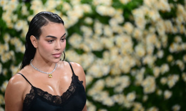 Georgina Rodriguez, look spectaculos inspirat de Lady Di la Met Gala 2025. Iubita lui Cristiano Ronaldo a făcut furori pe covorul roșu