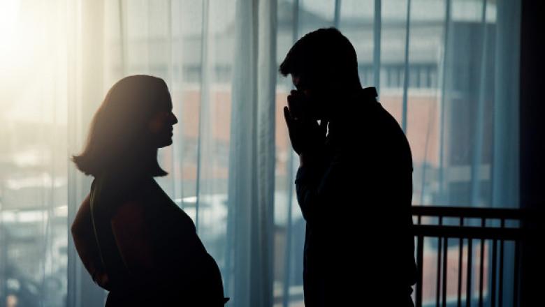 O femeie însărcinată în șapte luni a aflat că soțul ei o înșela chiar cu mama ei: „Lumea mea întreagă s-a prăbușit!”