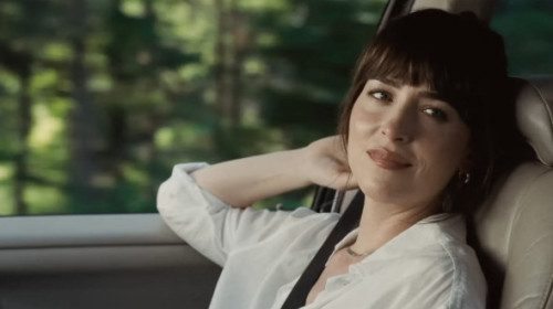 Dakota Johnson, despre momentul în care părinții ei au încetat să o mai ajute financiar: "Mergeam la supermarket și nu aveam bani"