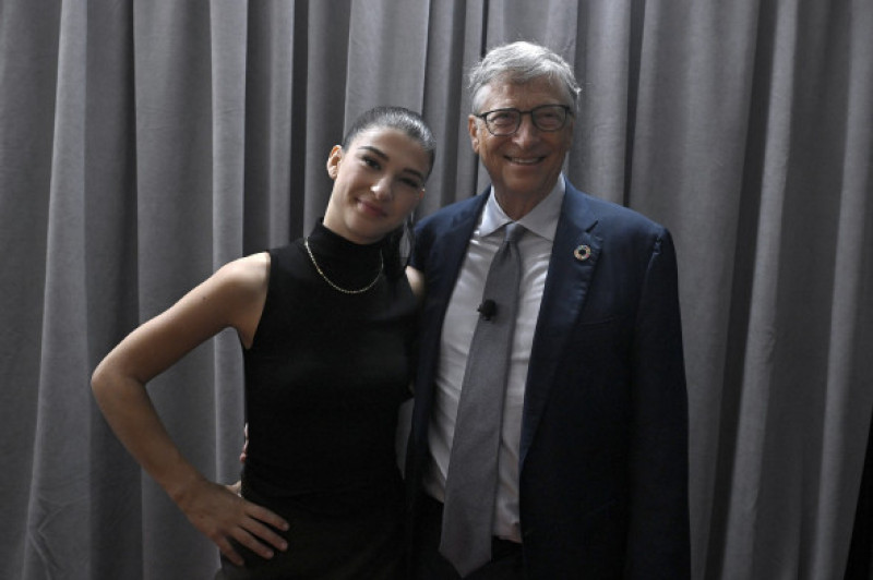 Phoebe și Bill Gates (2)