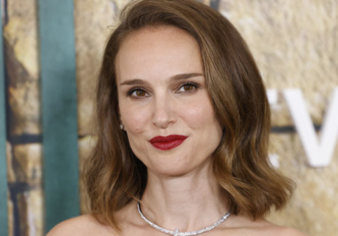 Natalie Portman, un nou început în iubire, alături de un muzician francez. Pozați de paparazzi în ipostaze firești pentru orice cuplu
