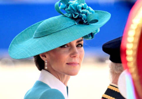 „Superbe!”. Prințesa Kate și fiica ei, impecabile în ținute asortate, la Trooping the Colour. Declarație de stil și rafinament