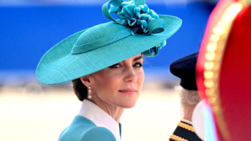 „Superbe!”. Prințesa Kate și fiica ei, impecabile în ținute asortate, la Trooping the Colour. Declarație de stil și rafinament