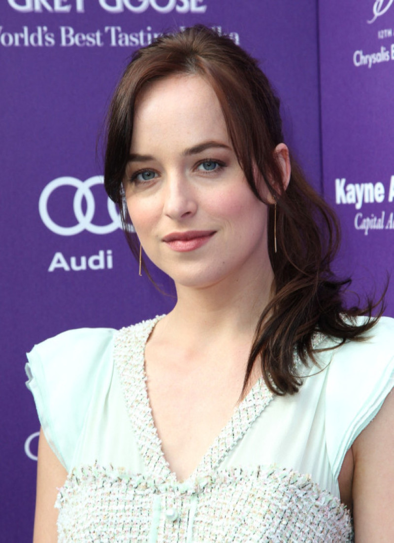Dakota Johnson (5)