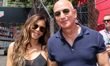 Jeff Bezos și Lauren Sánchez, petrecere fastuoasă cu spumă pe iahtul de 500 de milioane de dolari. Nunta lor e în câteva zile