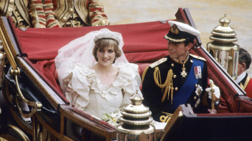 7 secrete de la nunta prințesei Diana cu Charles, de acum 44 de ani. De ce mireasa a avut două buchete identice