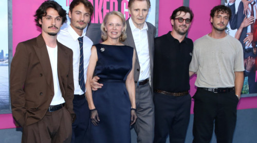 Cu ce se ocupă copiii lui Liam Neeson și cei ai actriței Pamela Anderson. Cei patru tineri au impresionat la premiera „The Naked Gun”