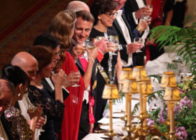Flirt diplomatic? Emmanuel Macron, surprins făcându-i cu ochiul lui Kate Middleton la un eveniment regal