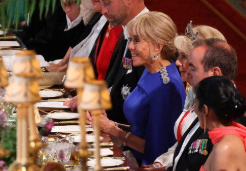 Kate Middleton vs. Brigitte Macron: Duel de eleganță în rochii cu capă! Mesajul ascuns din spatele aparițiilor