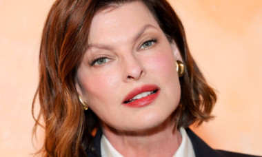 Linda Evangelista, imagini rare din vacanța în Roma. Cum s-a fotografiat alături de fiul ei de 18 ani