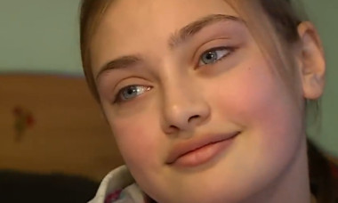 Cum arată și ce face astăzi fata poreclită "păpușa de la Glina". Era descoperită la 10 ani și impresiona cu frumusețea de revistă