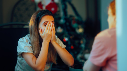 A crescut crezând că e sora ei, dar realitatea i-a schimbat complet viața. Adevărul cutremurător pe care l-a aflat de la un străin