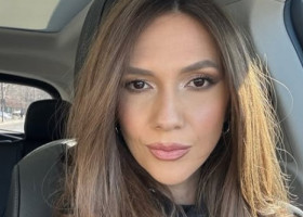 Adela Popescu, pozată de Radu Vâlcan în costum de baie, în Thailanda: I se pare că Cindy Crawford e glumă pe lângă soția lui din Șușani