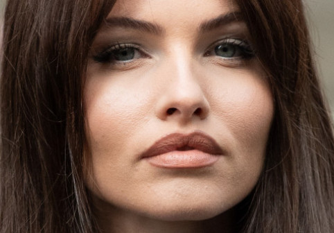 Thylane Blondeau, „cea mai frumoasă fată din lume”, răvășitoare la PFW, după ce a fost acuzată că a apelat la intervenții estetice