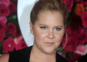 "Picioarele astea trebuie scoase mai des la vedere!" Amy Schumer, în rochie mini, și-a arătat noua siluetă spectaculoasă