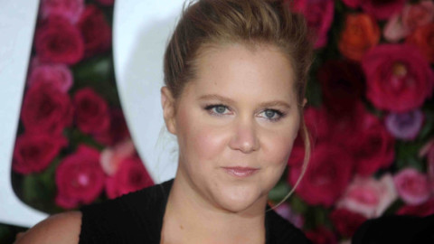 "Picioarele astea trebuie scoase mai des la vedere!" Amy Schumer, în rochie mini, și-a arătat noua siluetă spectaculoasă