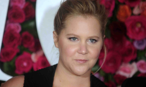 "Picioarele astea trebuie scoase mai des la vedere!" Amy Schumer, în rochie mini, și-a arătat noua siluetă spectaculoasă