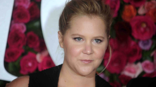 "Picioarele astea trebuie scoase mai des la vedere!" Amy Schumer, în rochie mini, și-a arătat noua siluetă spectaculoasă