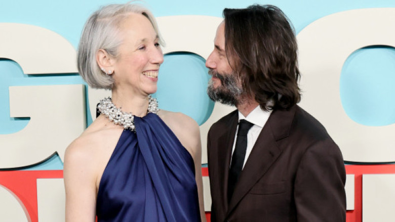 Keanu Reeves spune că iubita lui este mai amuzantă decât el: „Este și mai frumoasă, mult mai deșteaptă”. Sărut pe covorul roșu