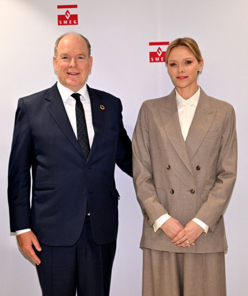 No Tabloïds - Le prince Albert II de Monaco et la princesse Charlene ont visité le nouveau siège de la société Smeg dans le quartier de Fontvieille à Monaco